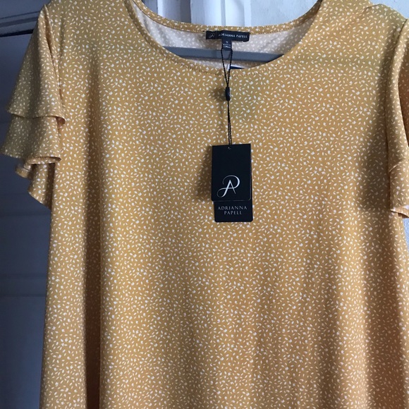 Yellow polka dot short sleeve flutter top - Picture 4 of 8